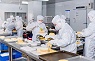 食品厂工作服定制：洁净服、防静电工作服、洁净鞋怎么配？